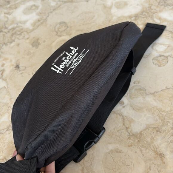 NWOT Herschel Supply Co. Sixteen Unisex Sling Belt Bag Fanny Pack - Picture 9 of 11